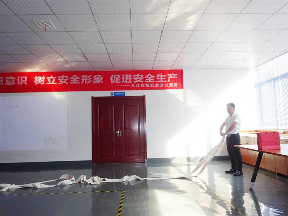 落实主体责任，提高防患意识。树立安全形象，促进安全生产